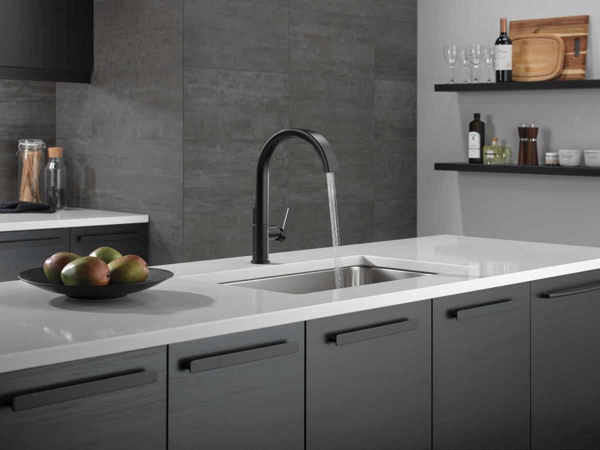 Delta Keele Matte Black Kitchen Faucet with Pull Down Sprayer, Modern Single Hole Kitchen Sink Faucet, Single Handle, Matte Black 19824LF-BL