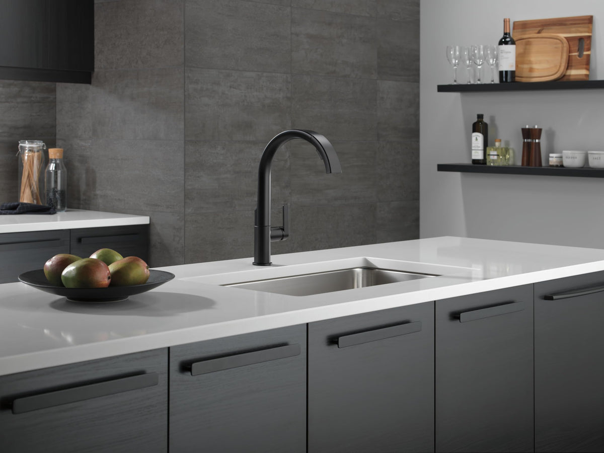 Delta Keele Matte Black Kitchen Faucet with Pull Down Sprayer, Modern Single Hole Kitchen Sink Faucet, Single Handle, Matte Black 19824LF-BL